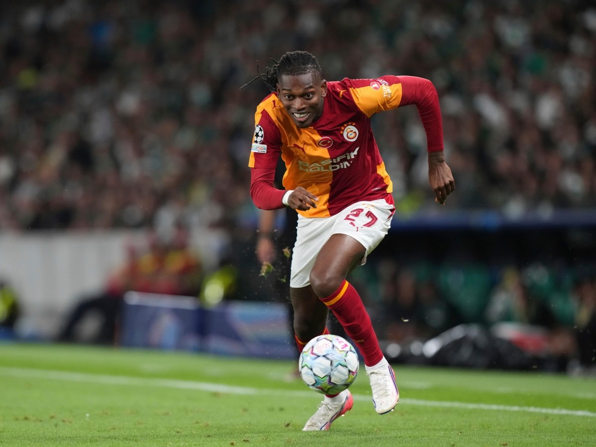 Leao, inizio terribile al Galatasaray: i tifosi sono già furiosi