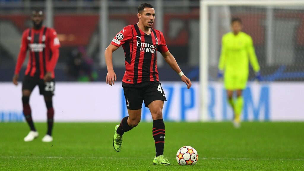 Bennacer con la maglia del Milan