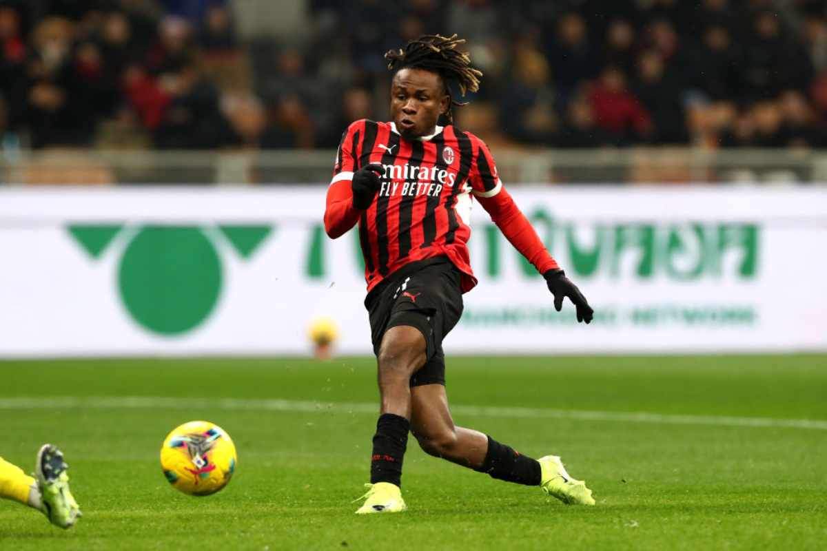 Chukwueze con la maglia del Milan