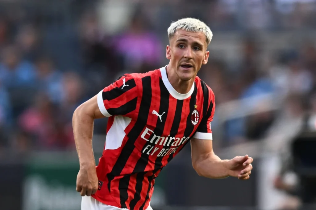 Saelemaekers con la maglia del Milan