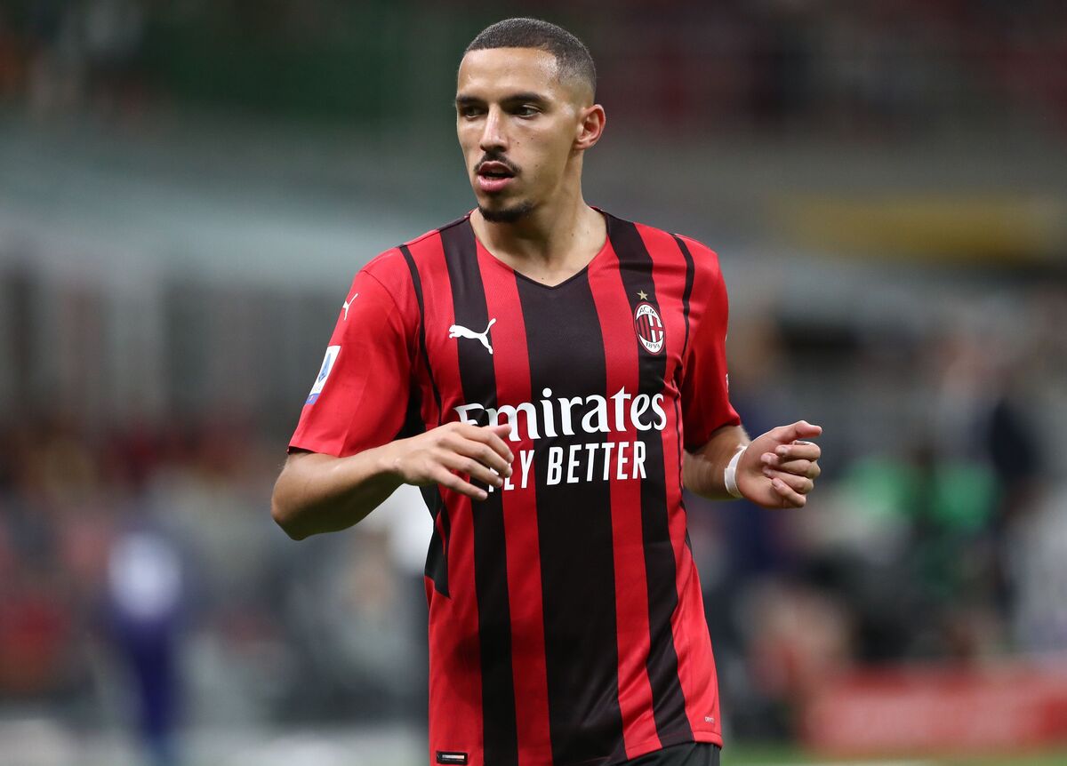 Bennacer con la maglia del Milan