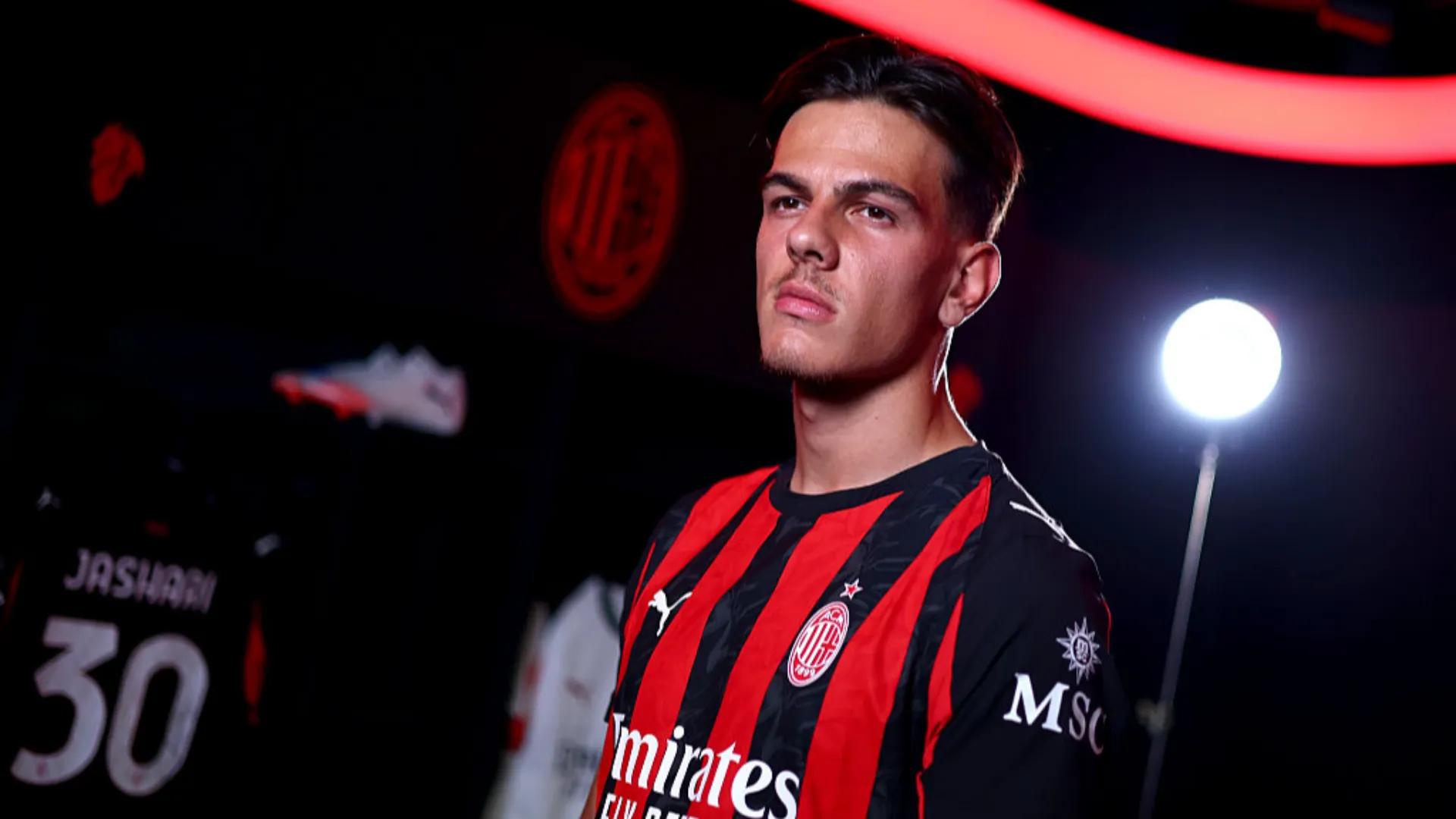 Ardon Jashari si presenta al Milan