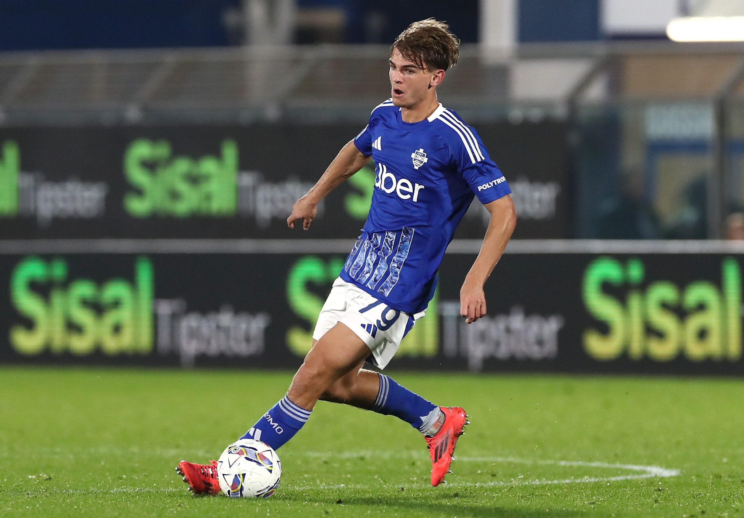 Nico Paz con la maglia del Como