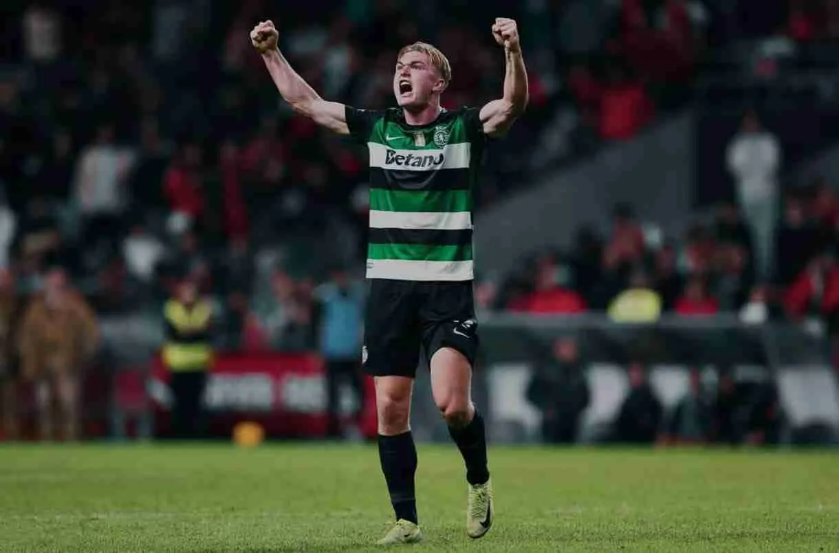 Conrad Harder con la maglia dello Sporting Lisbona