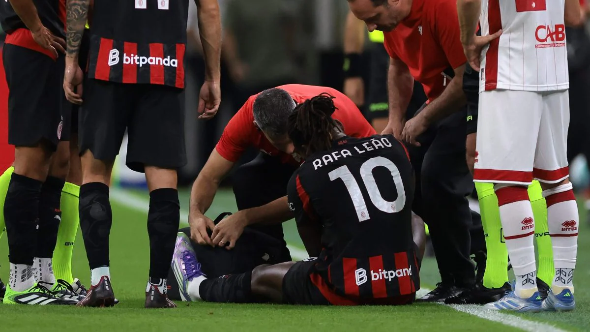 Infortunio Leao contro il Bari