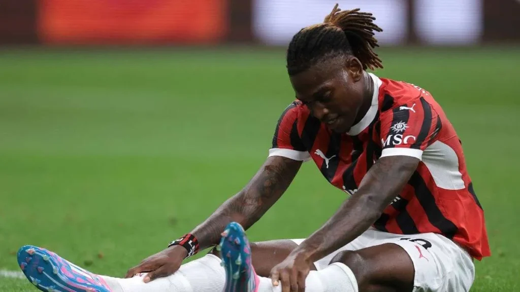 Leao infortunato con il Milan