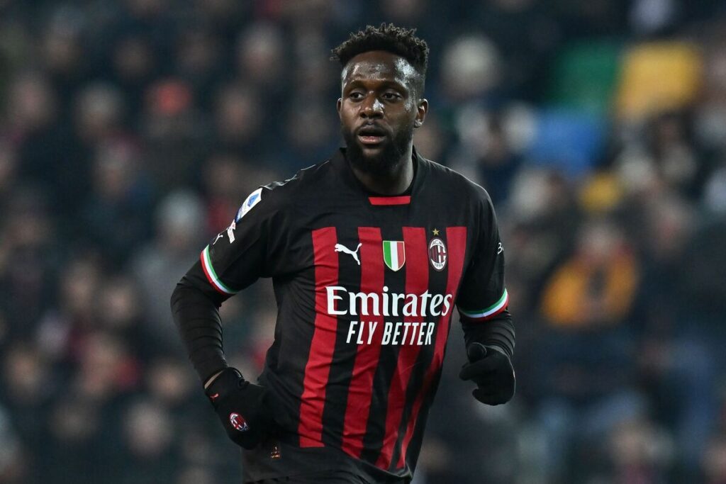 Origi con la maglia del Milan