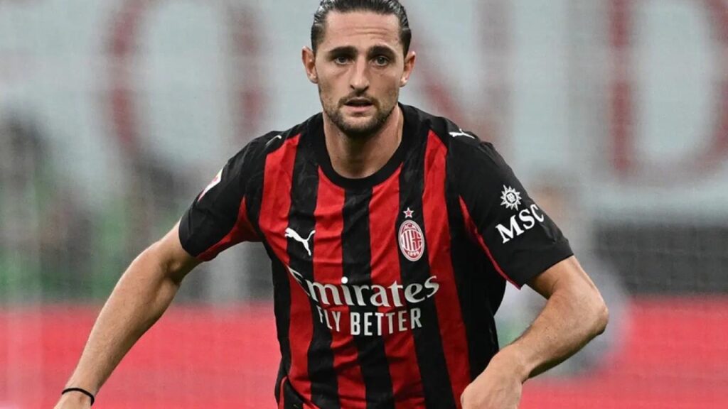 Rabiot con la maglia del Milan