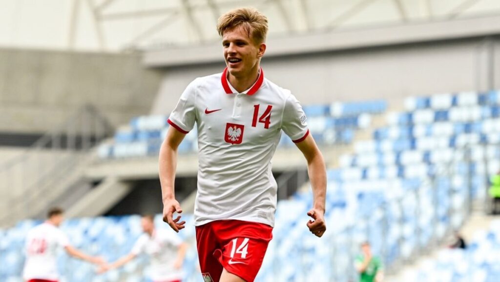 Mateusz Skoczylas con la maglia del Polonia