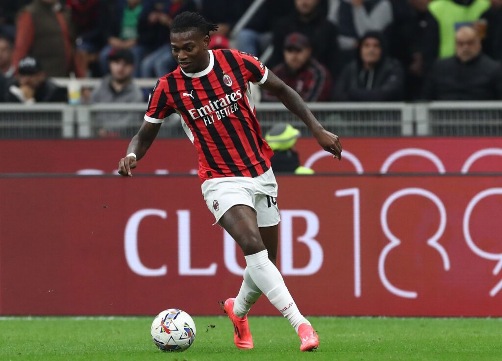 Leao con la maglia del Milan