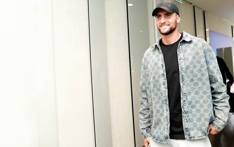 Adrien Rabiot si presenta al Milan