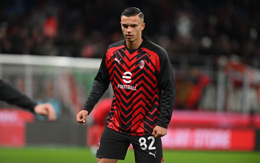 Jan-Carlo Simic con la maglia del Milan