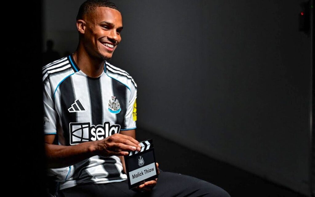 Thiaw con la maglia del Newcastle