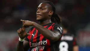 Rafa Leao con la maglia del Milan