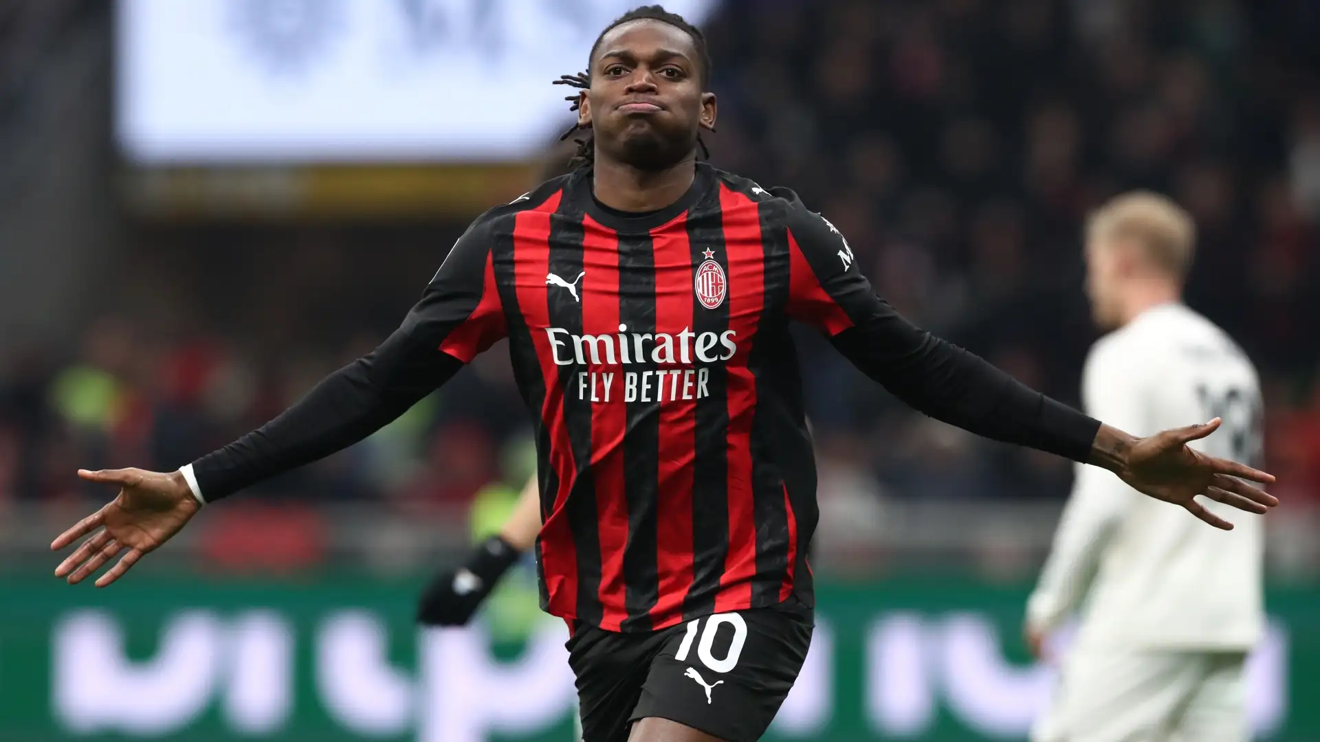 Milan, sospiro di sollievo per Leao: niente lesione, ma salta il Sassuolo. Obiettivo Supercoppa