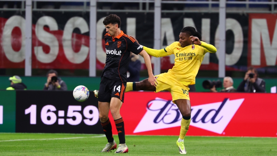 Milan Como, nervi tesi e pari al Meazza: Leao risponde a Paz, Allegri espulso Milan Como, nervi tesi e pari al Meazza: Leao risponde a Paz, Allegri espulso